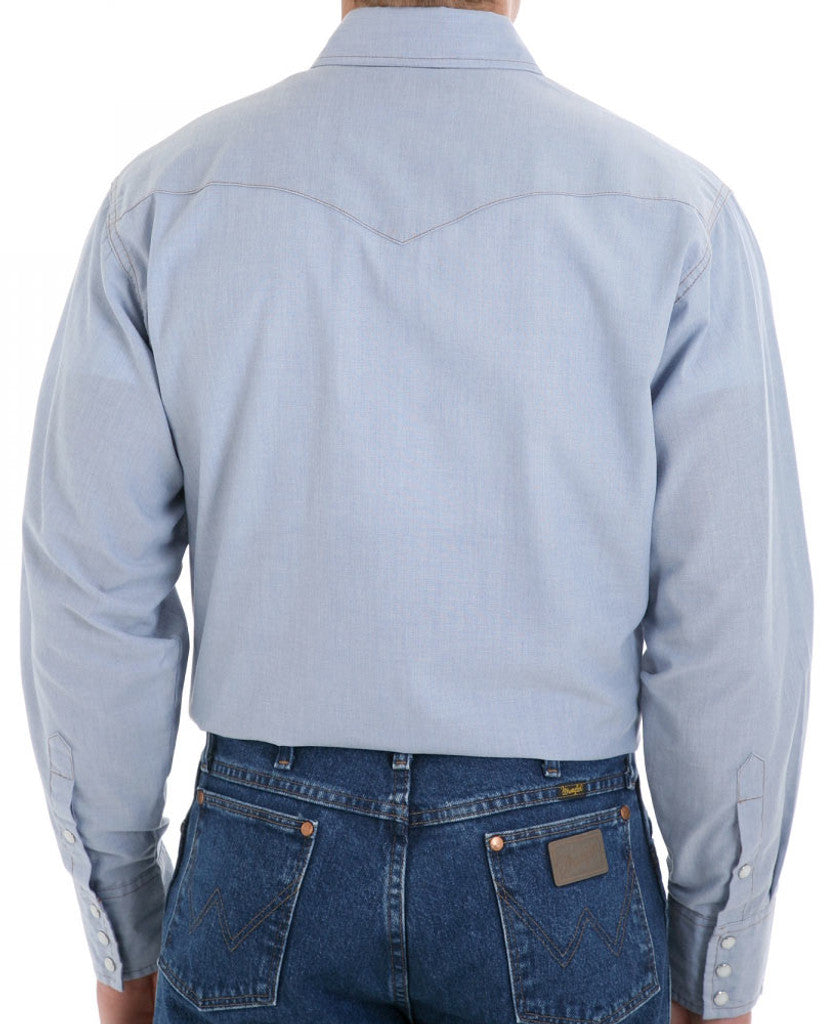 Men's Wrangler COWBOY CUT® WORK WESTERN CHAMBRAY LONG SLEEVE SHIRT IN CHAMBRAY